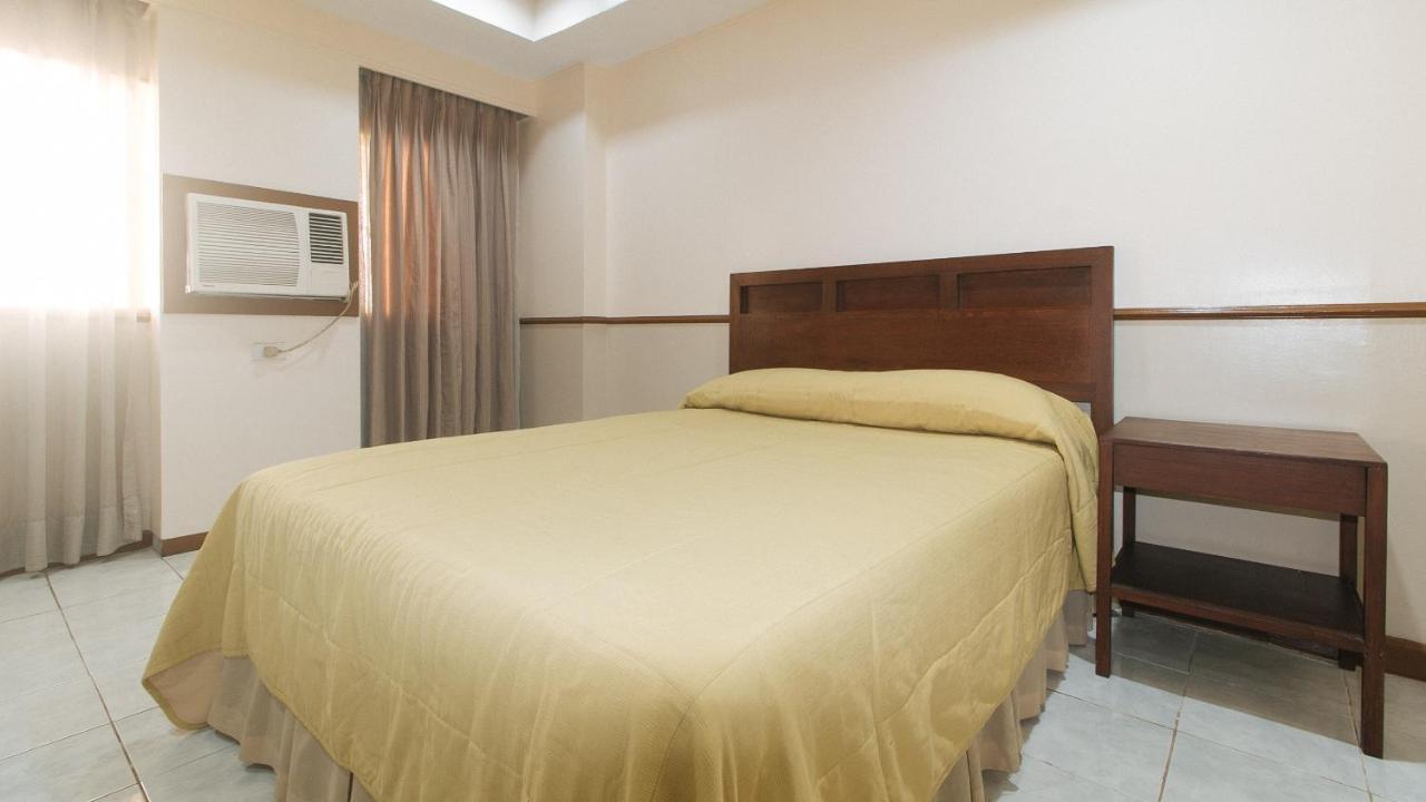 Garden Plaza Hotel Manila Exterior photo
