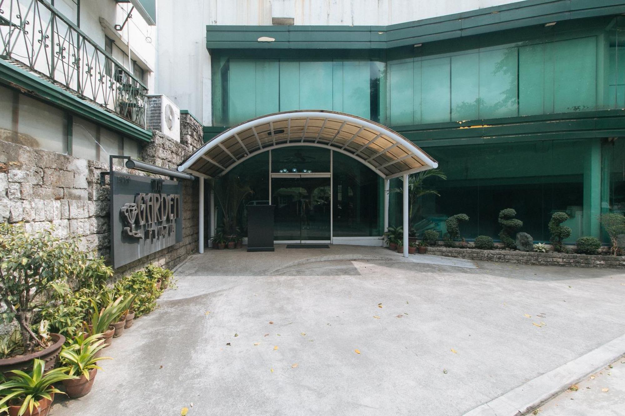 Garden Plaza Hotel Manila Exterior photo