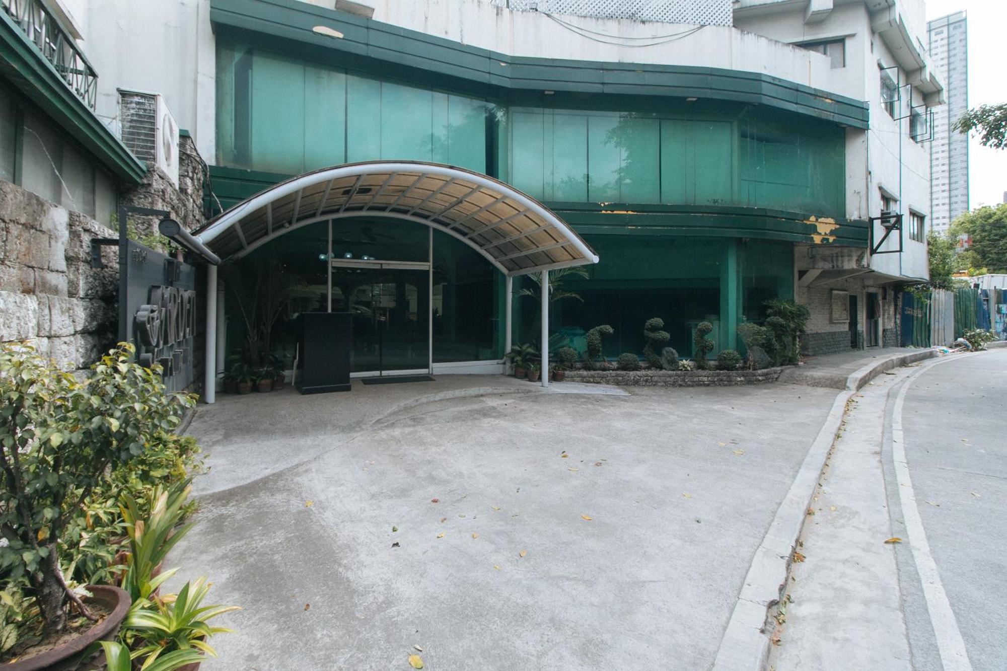 Garden Plaza Hotel Manila Exterior photo